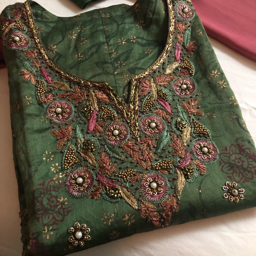 Chanderi silk suit NWT